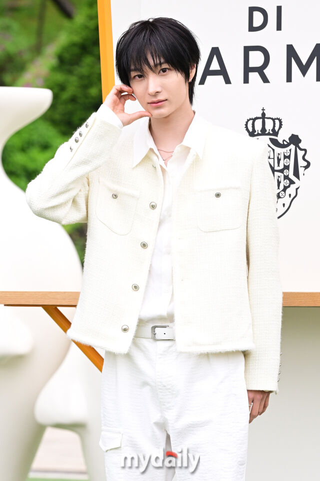 킥플립 동화 wearing PS155N